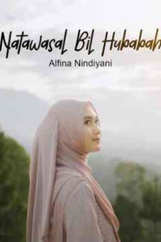 lirik sholawat Natawassal Bil Hubabah tulisan arab latin dan artinya. Lirik lagu sholawat Natawassal Bil Hubabah tulisan arab latin terjemah