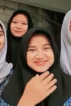 Pengertian Pantun Dan Ciri-cirinya. Kumpulan pantun, Koleksi pantun, Jenis pantun. Pantun lucu pantun jenaka