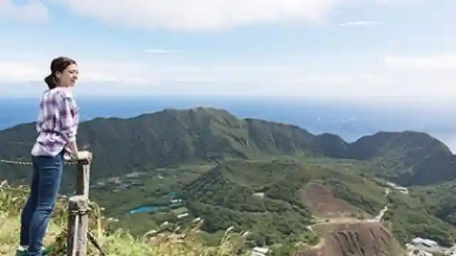 Sipjos.com - Kota Aogashima di Jepang Kota di Tengah Gunung Berapi. Aogashima, Kota di Tengah Gunung Berapi Aktif