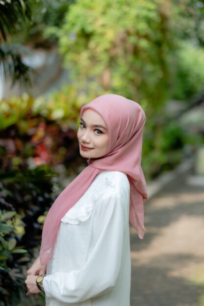 Hijab Murah Paris Japan Original Premium Termurah Finishing Jahit Tepi Press