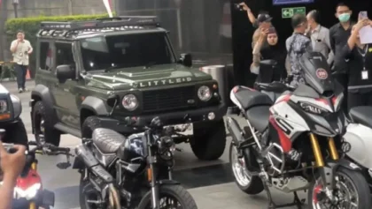 KPK Pamerkan Mobil Motor Barang Bukti OTT Wamenaker Immanuel Ebenezer