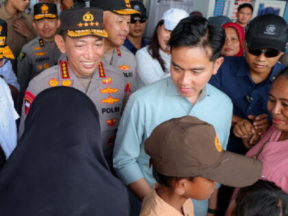 Gibran Tanam Jagung dan Tebar 80 Ribu Benih Ikan Nila Di Tangerang Banten