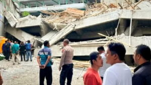 Pondok Pesantren Alqazini Sidoarjo Ambruk Santri Masih Terjebak Evakuasi Masih Berlangsung