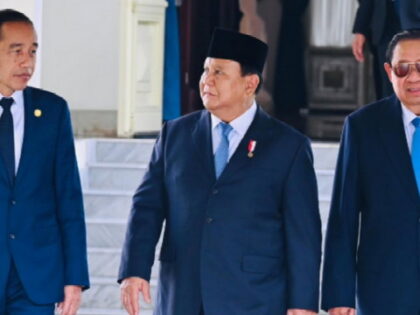 Jokowi Dan SBY Tiba Di Istana Penuhi Undangan Peabowo
