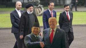 Prabowo Terpampang di Baliho Tel Aviv, Netizen: Jokowi Dulu Malah ke Iran, Prabowo Jadi Pajangan di Israel