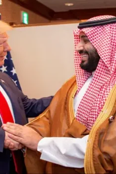 Trump Olok-olok Putra Mahkota Saudi di Miami. Trump Sebut MBS Penjilat di Depan Forum Investor Saudi