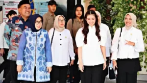 Istri Wapres Gibran Selvi Ananda Ziarah ke Makam RA Kartini di Rembang. Selvi Ananda Istri Wapres Gibran Peringati Hari Kartini