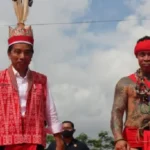 Profil Panglima Jilah Pemimpin Pasukan Merah Yang Ajak Jokowi Main Film - Panglima Jilah Ajak Jokowi Main Film