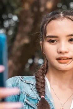 Jarang Posting Kehidupan Pribadi - Orang yang Jarang Posting Kehidupan Pribadi Biasanya Punya 7 Kelebihan Ini