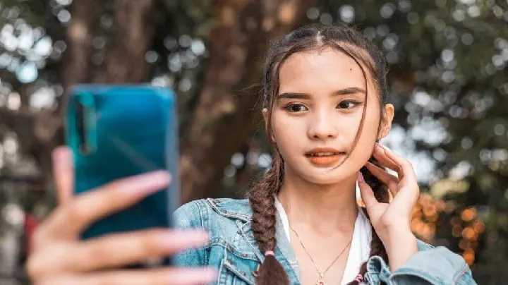 Jarang Posting Kehidupan Pribadi - Orang yang Jarang Posting Kehidupan Pribadi Biasanya Punya 7 Kelebihan Ini